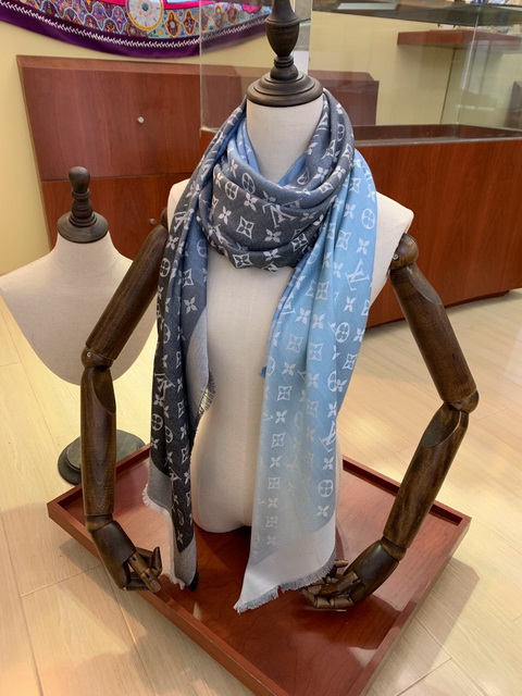 LV Scarf-94